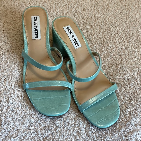 Steve Madden Mint Issy Mule Sandals - Picture 1 of 4